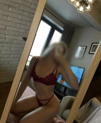 Ты ищешь креатив и страсть? Ты попал именно по адресу, я - твоя заветная мечта, которая сбудется в реальности. Живу в Москве, городе страсти и возможностей. У меня есть все, что нужно для полного удовлетворения твоих желаний. Ты можешь насладиться чувственным массажем, оральными ласками или горячим сексом. Уверяю тебя, что моя красота, умение и талант покорят тебя за считанные минуты. Мои фото говорят сами за себя - я именно та, о которой ты мечтал. Жду твоего звонка, чтобы воплотить в жизнь все твои фантазии. Что ж, ты готов окунуться в мир наслаждения и страсти? 🌟💋💋 8601, 24 года